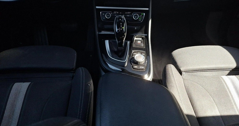 BMW Seria 2 cena 63900 przebieg: 172442, rok produkcji 2020 z Swarzędz małe 352